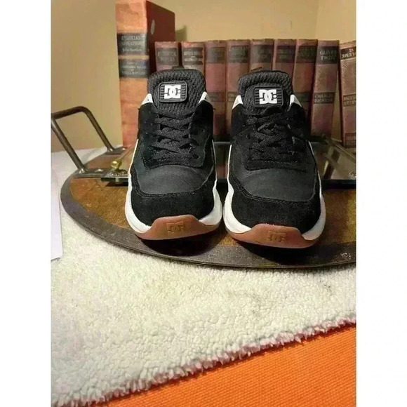 DC Vandium SE ADYS200067 Mens Black Suede Low Top Lace Up Skate Sneakers Shoes - Picture 6 of 10